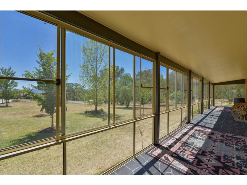 90 Woodside Chase, Tamworth NSW 2340