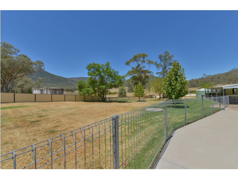 90 Woodside Chase, Tamworth NSW 2340