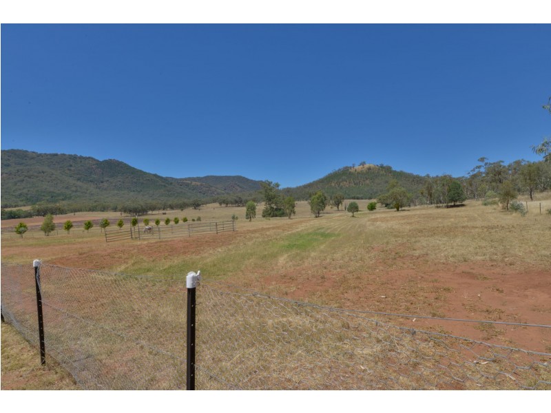 90 Woodside Chase, Tamworth NSW 2340