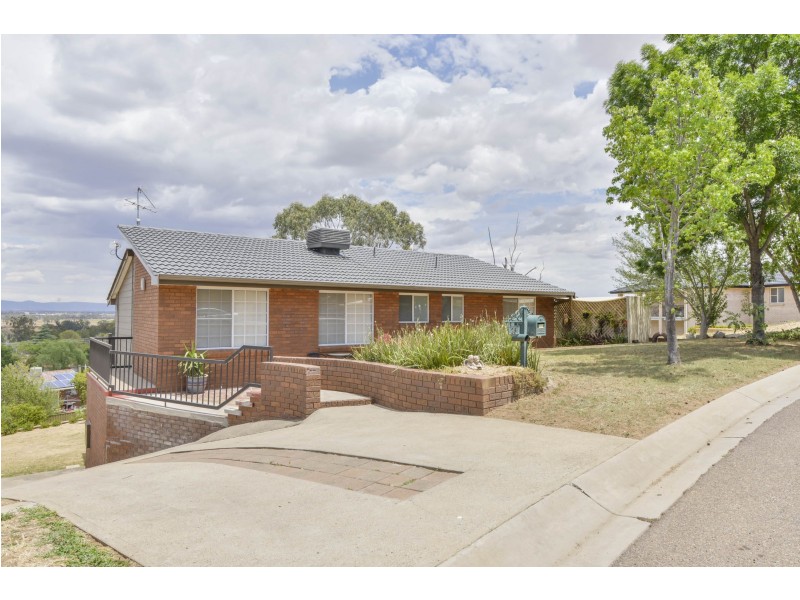 25 Woodbry Crescent, Tamworth NSW 2340