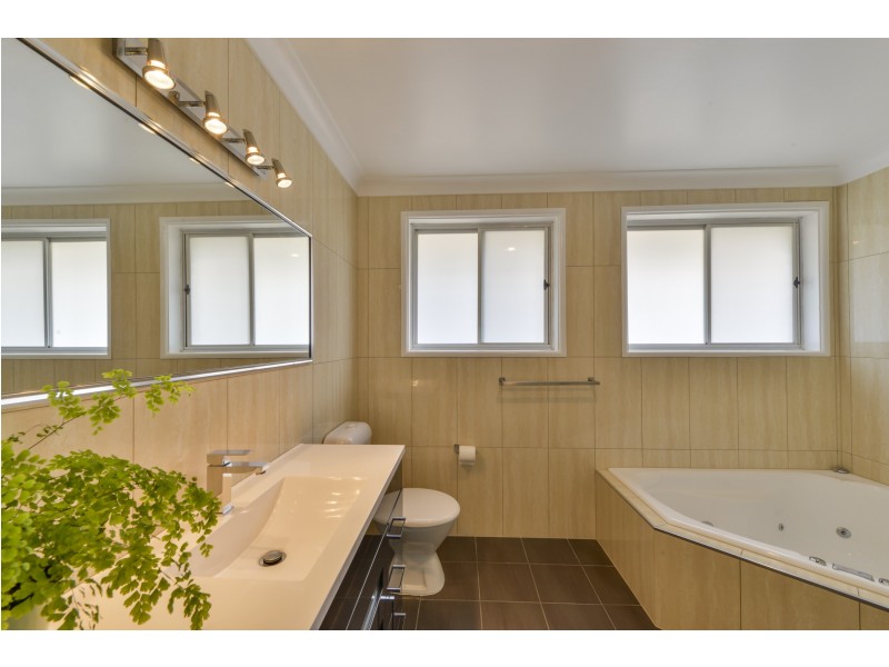 25 Woodbry Crescent, Tamworth NSW 2340