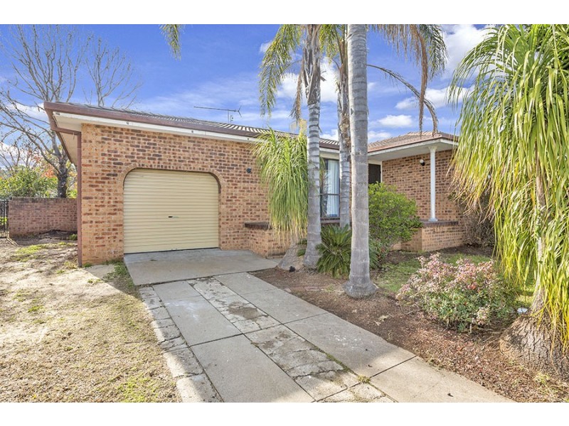 25 Fisher Road, Tamworth NSW 2340