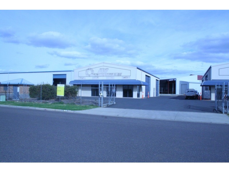 4B Hawker Road, Tamworth NSW 2340