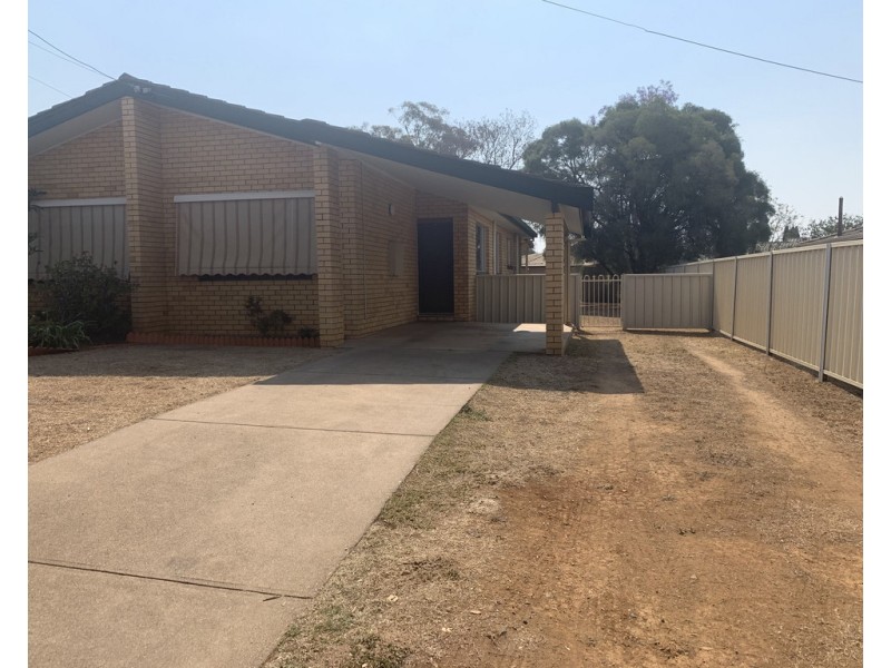 1/2 Osprey Way, Tamworth NSW 2340