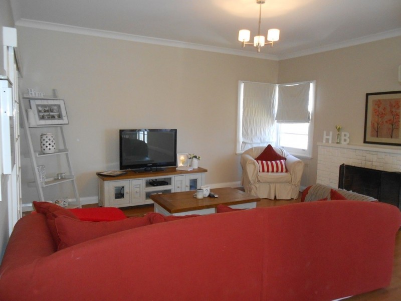 1 Neridah Avenue, Tamworth NSW 2340