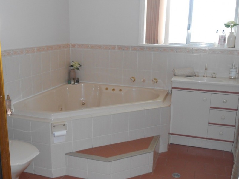 1 Neridah Avenue, Tamworth NSW 2340