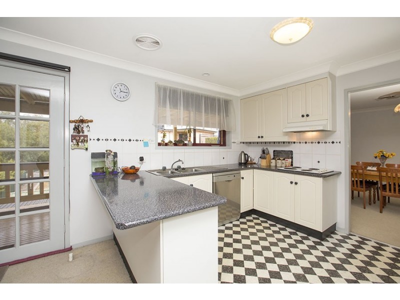 14 Bradley Place, Tamworth NSW 2340