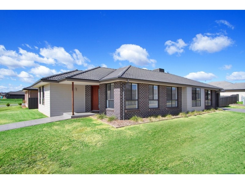 47 Warrah Drive, Tamworth NSW 2340