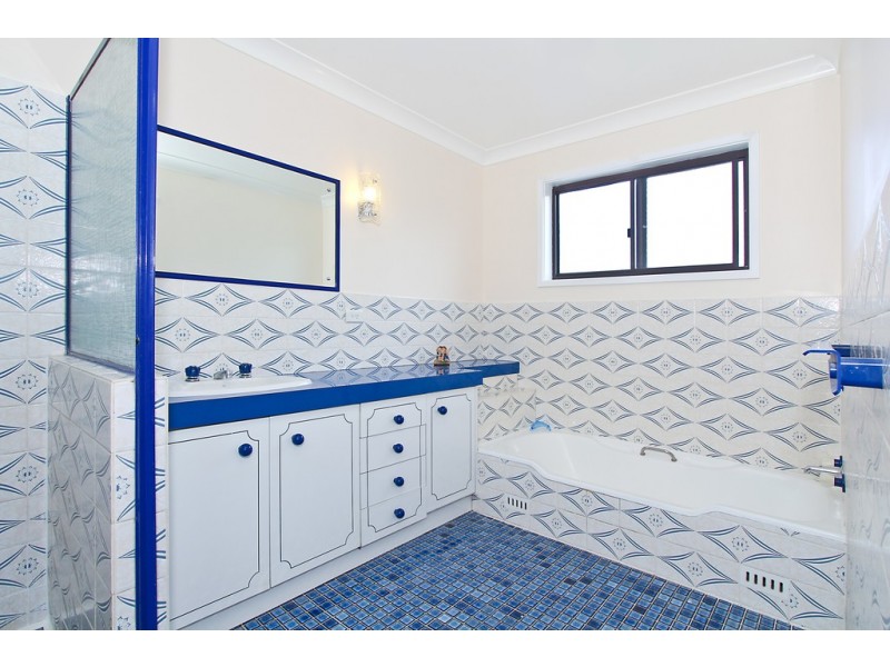 13 Woodburn Way, Tamworth NSW 2340