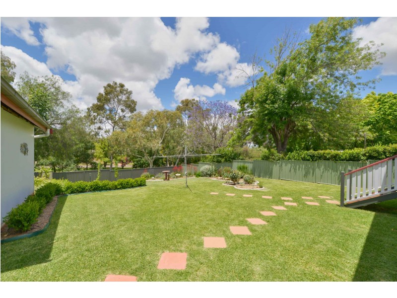 19 Russell Street, Tamworth NSW 2340