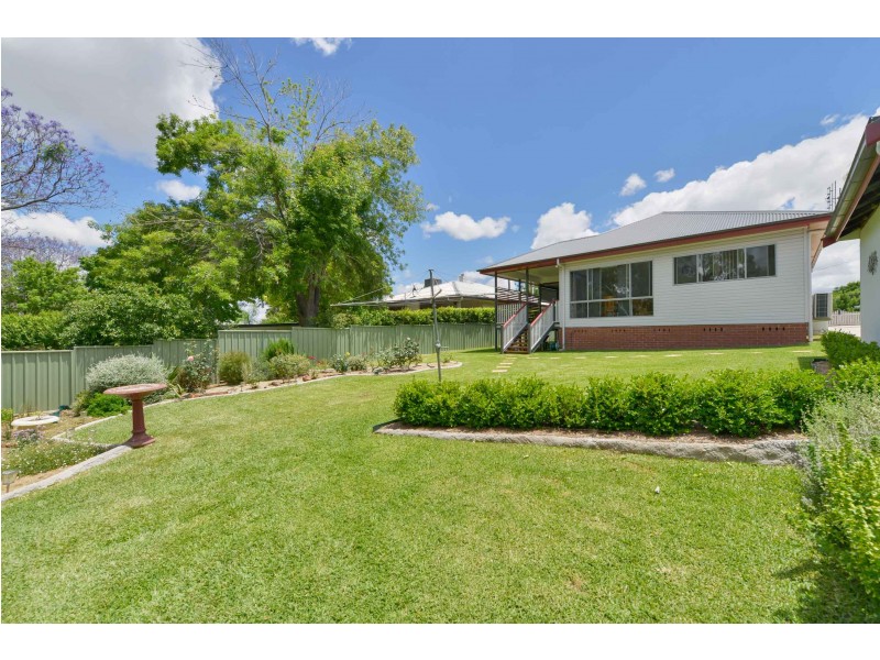 19 Russell Street, Tamworth NSW 2340