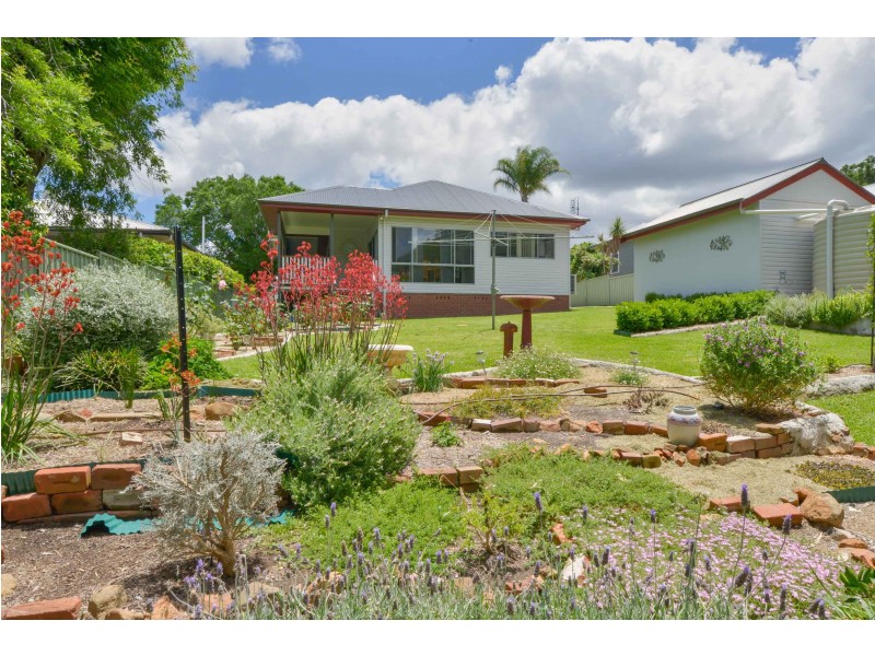 19 Russell Street, Tamworth NSW 2340