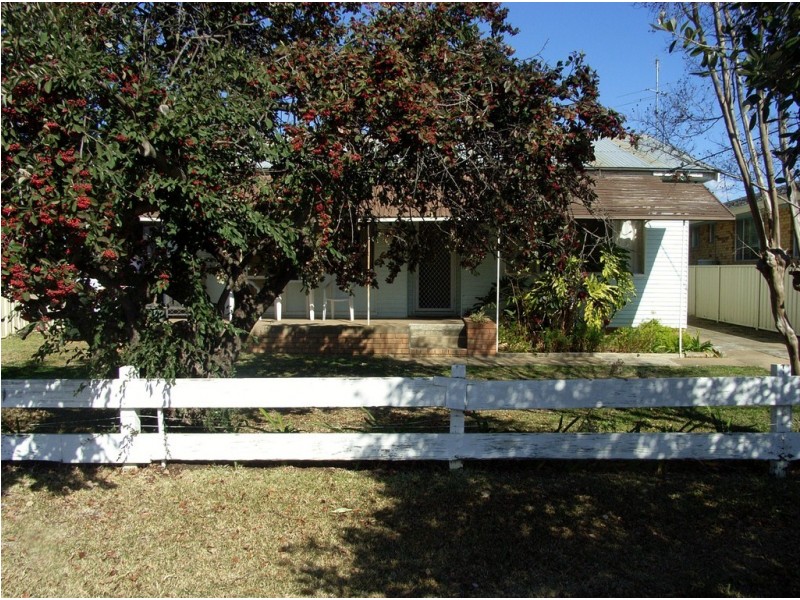 6 Northview Street, Tamworth NSW 2340