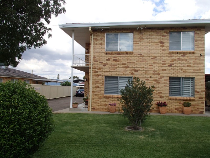 4/16 Burilla Street, Tamworth NSW 2340