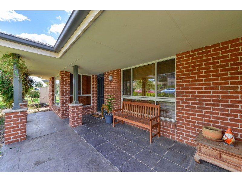 8 Hibiscus Way, Calala NSW 2340