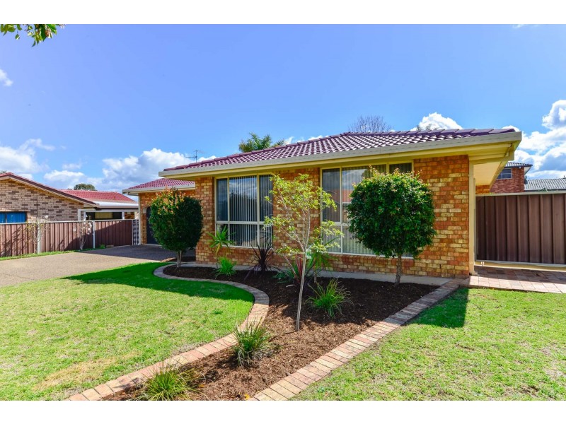 9 Narine Close, Tamworth NSW 2340