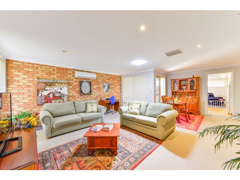 9 Narine Close, Tamworth NSW 2340