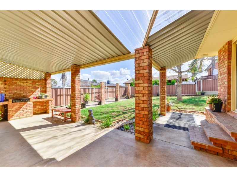 9 Narine Close, Tamworth NSW 2340