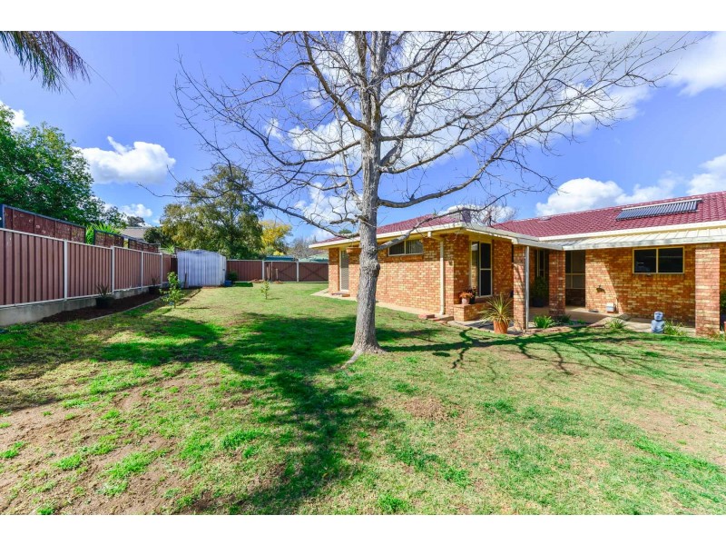 9 Narine Close, Tamworth NSW 2340