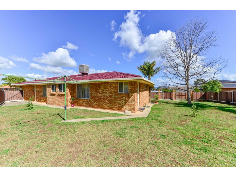 9 Narine Close, Tamworth NSW 2340