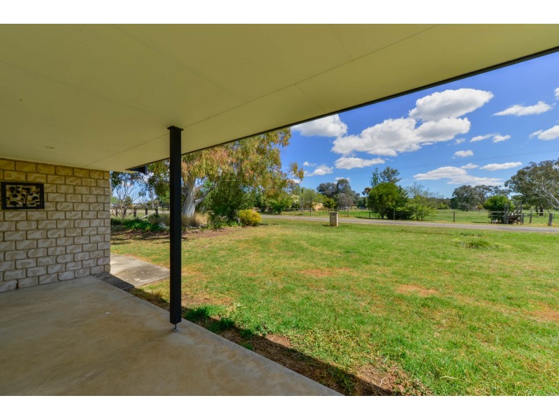 67 Regans Road, Tamworth NSW 2340