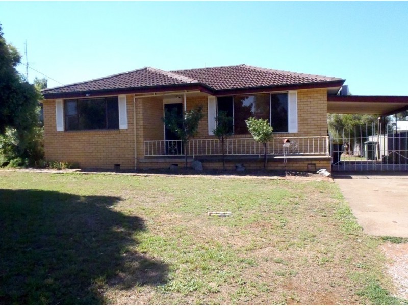 13 Robina Street, Tamworth NSW 2340