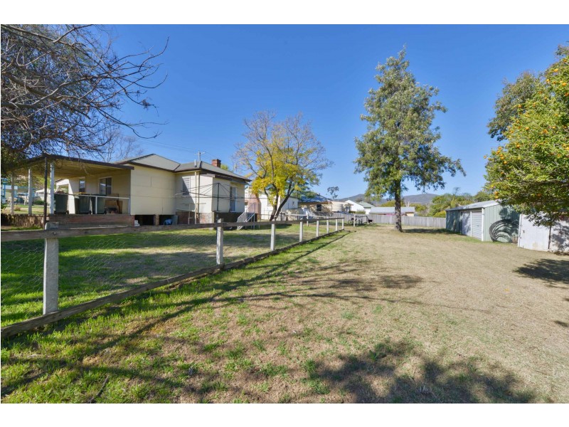 19 Johnston Street, North Tamworth NSW 2340