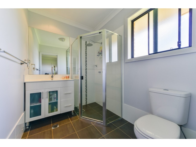 2 Songlark Place, Tamworth NSW 2340