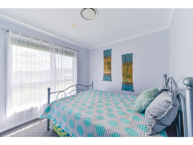 2 Songlark Place, Tamworth NSW 2340
