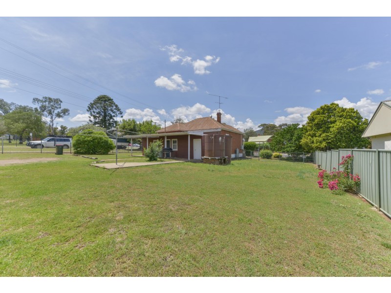 28 Dean Street, Tamworth NSW 2340