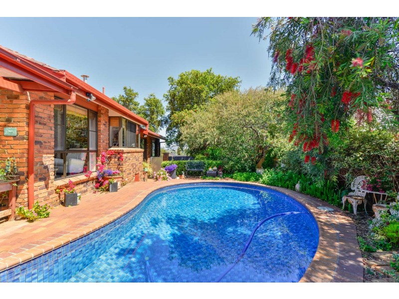 36 Valley Drive, Tamworth NSW 2340