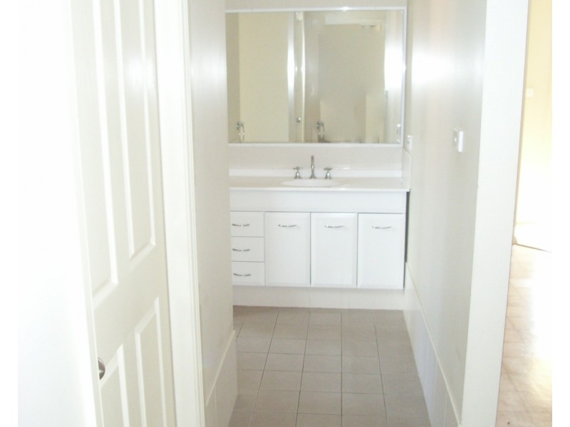 27 Fishermans Place, Tamworth NSW 2340