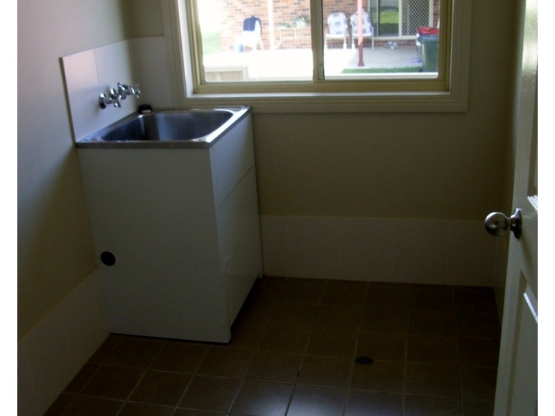 27 Fishermans Place, Tamworth NSW 2340