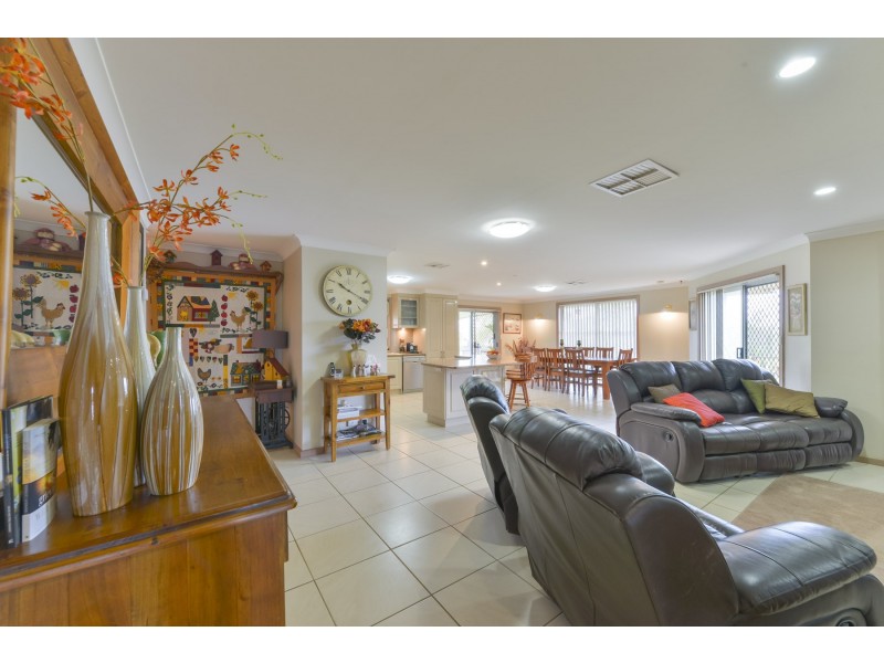 15 Somerset Place, Tamworth NSW 2340