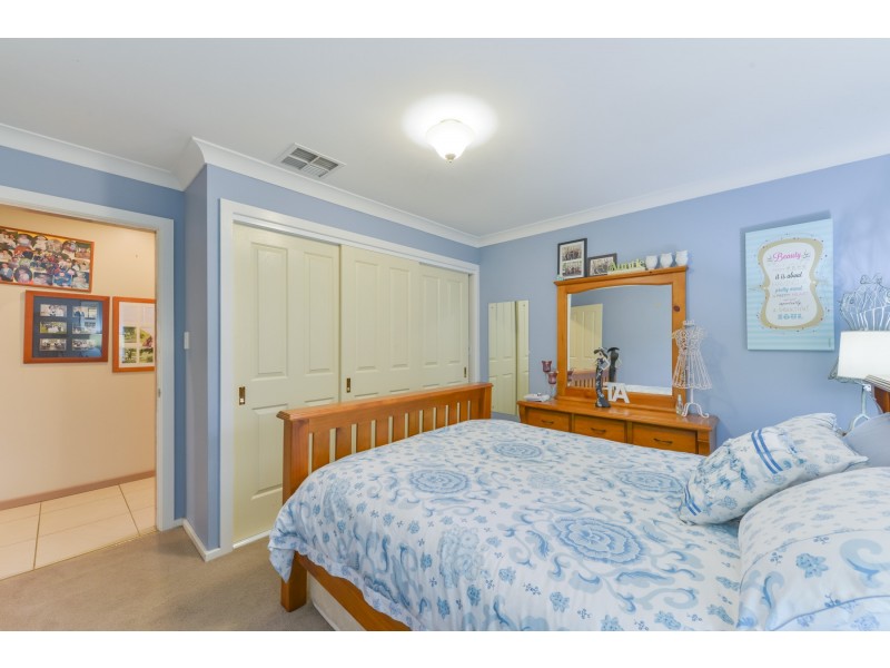 15 Somerset Place, Tamworth NSW 2340