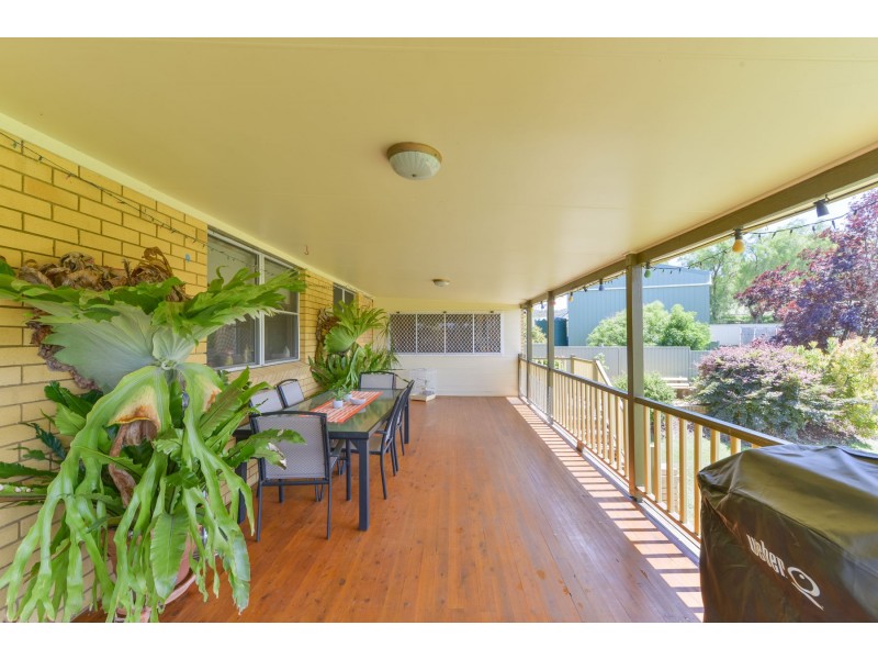 15 Somerset Place, Tamworth NSW 2340