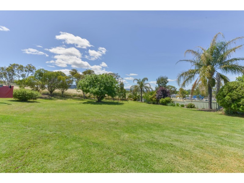 15 Somerset Place, Tamworth NSW 2340