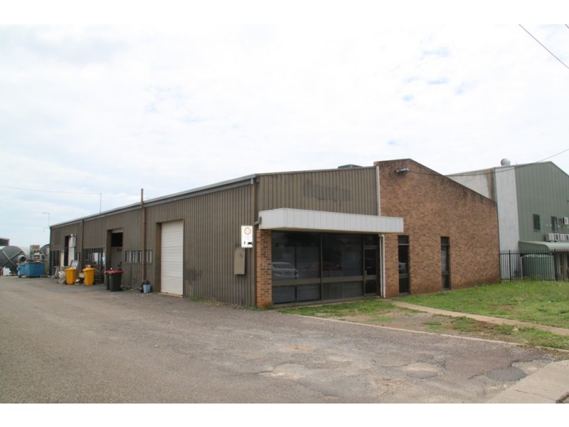 2/22 MacIntosh Street, Tamworth NSW 2340