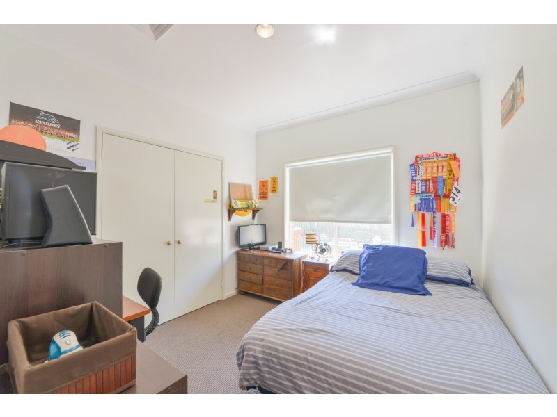 16 Overlanders Way, Tamworth NSW 2340