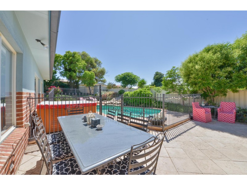 16 Overlanders Way, Tamworth NSW 2340