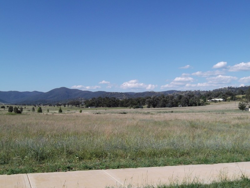 23 Grand Meadows Drive, Tamworth NSW 2340