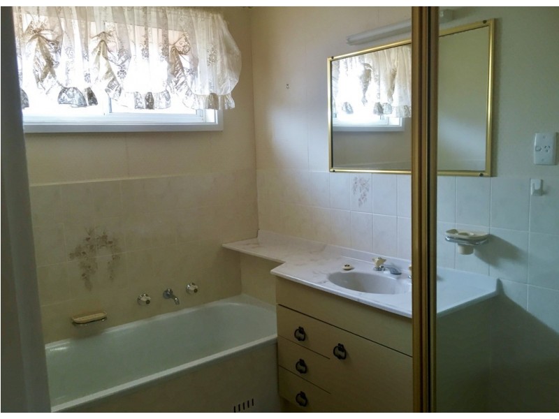 35 Camira Crescent, Tamworth NSW 2340