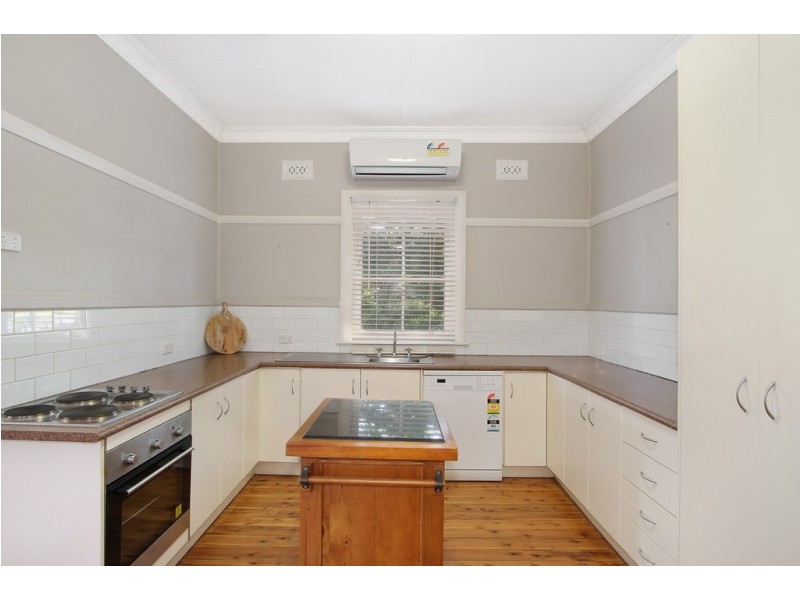 39 Gipps Street, Tamworth NSW 2340