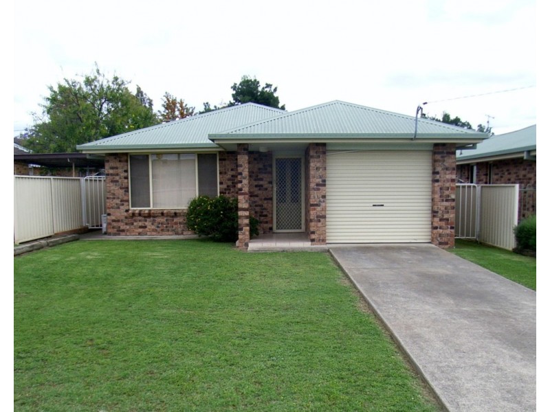 24a Margaret Street, Tamworth NSW 2340