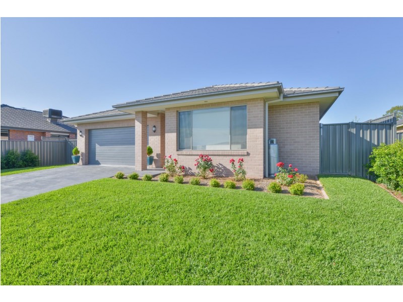 13 Wagtail Close, Tamworth NSW 2340