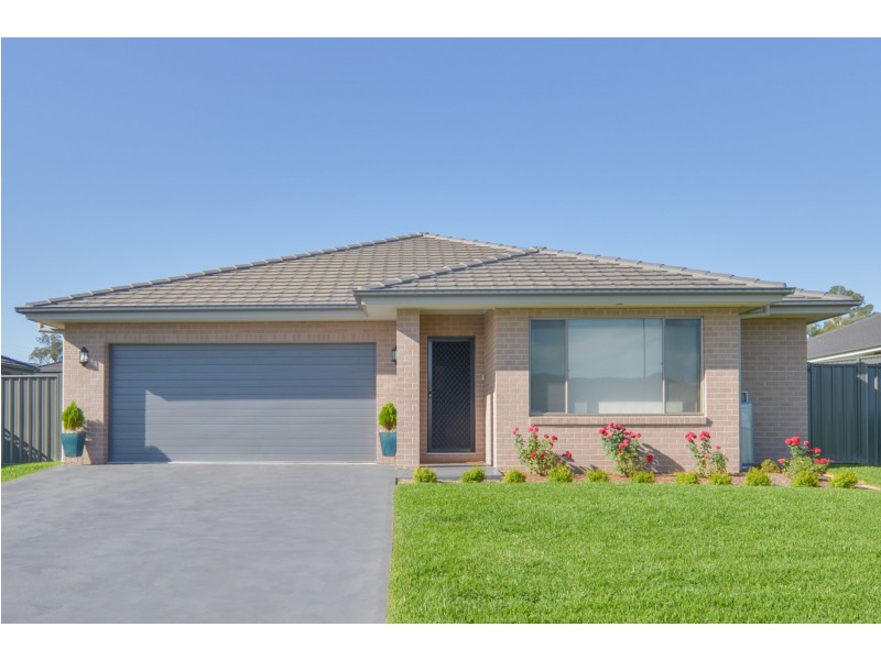 13 Wagtail Close, Tamworth NSW 2340