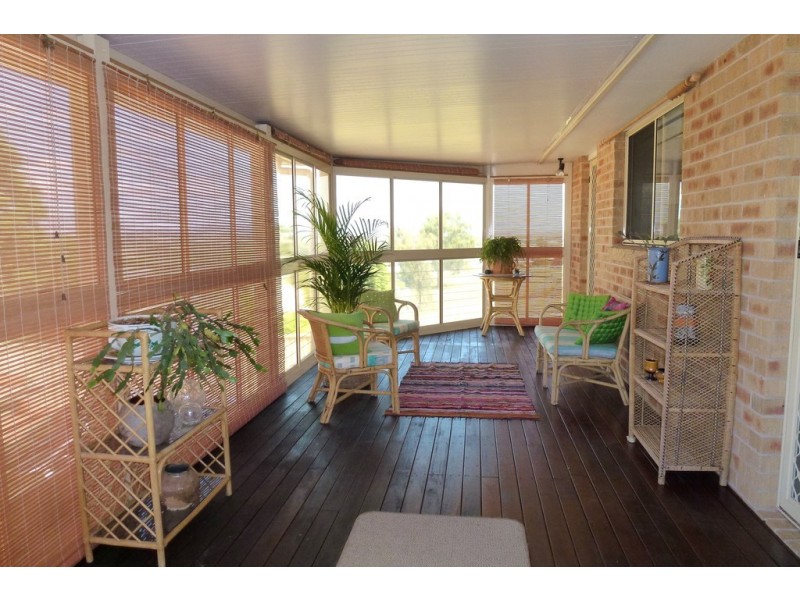 18 Ventnor Drive, Tamworth NSW 2340