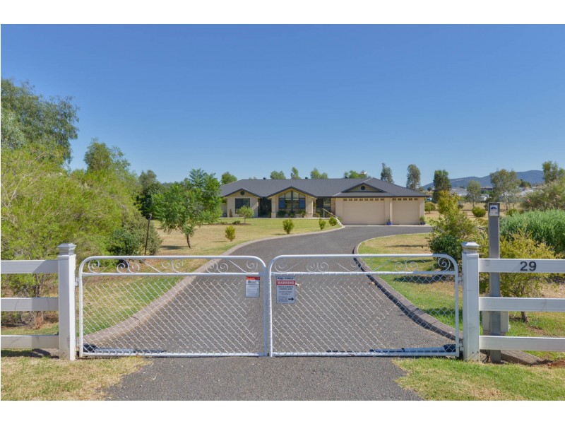 29 Sequoia Drive, Tamworth NSW 2340