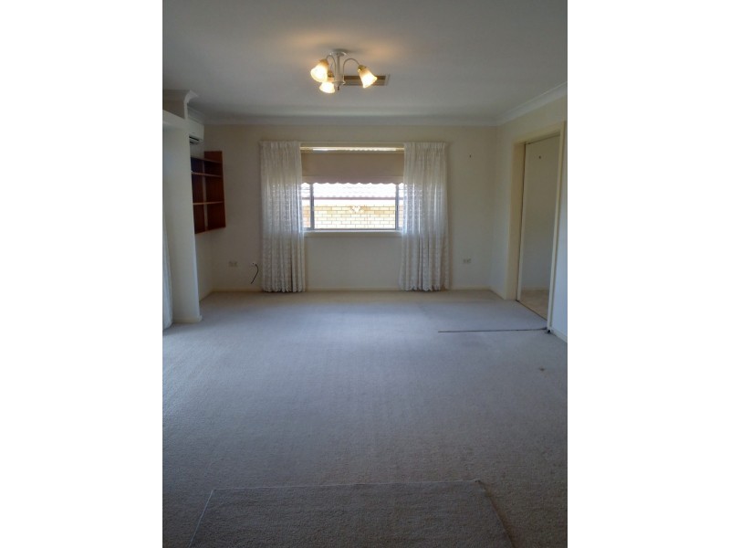 35 Kyooma Street, Tamworth NSW 2340