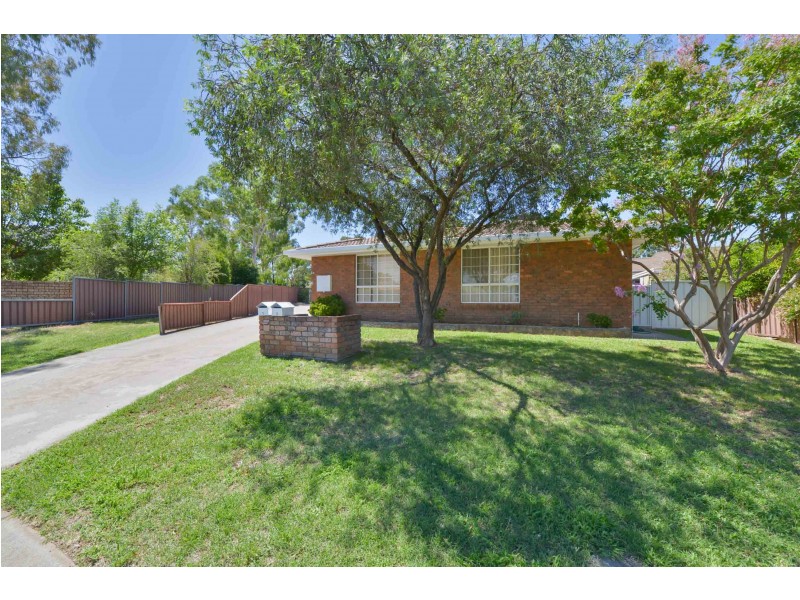 1 and 2/6 Belah Close, Tamworth NSW 2340